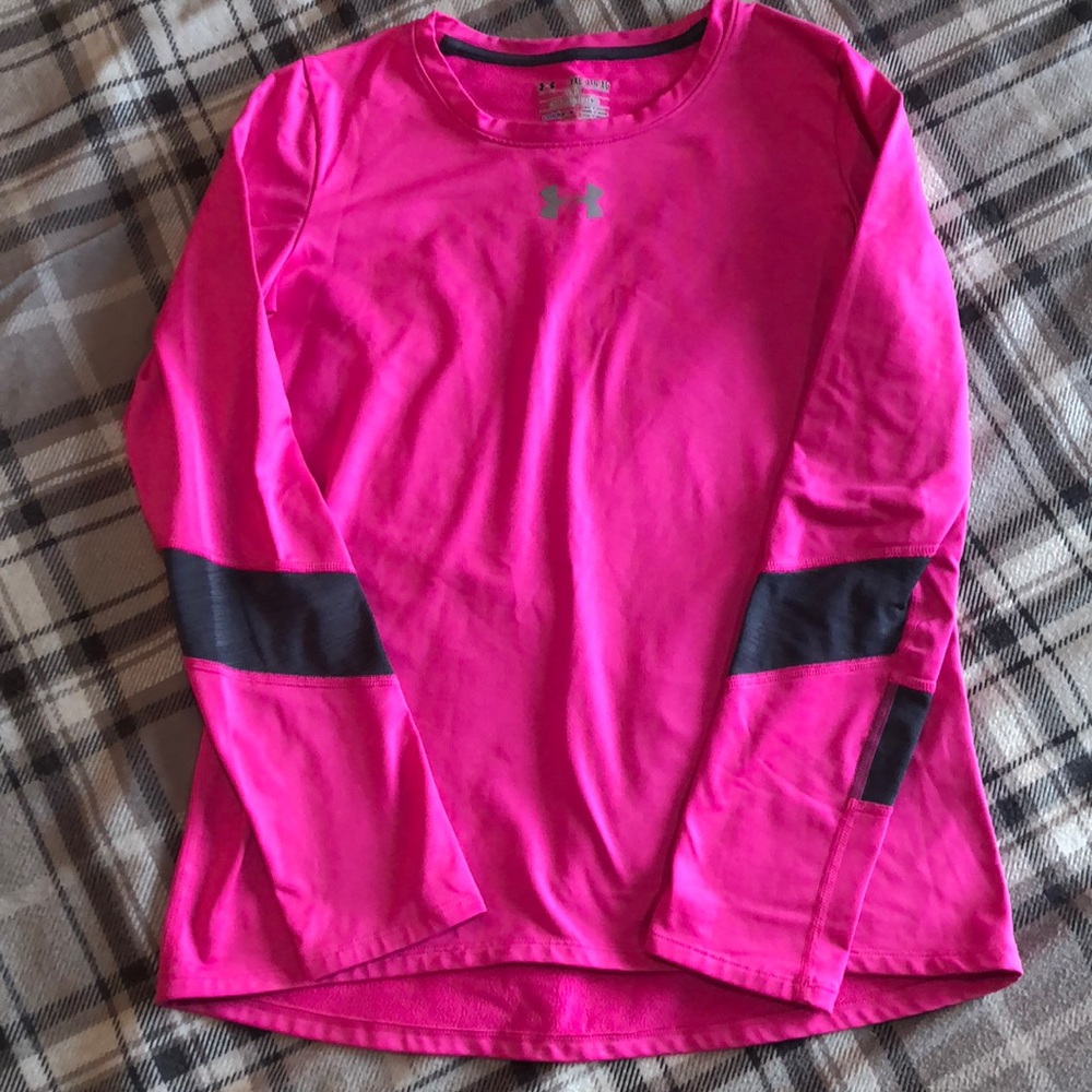 Under Armour top